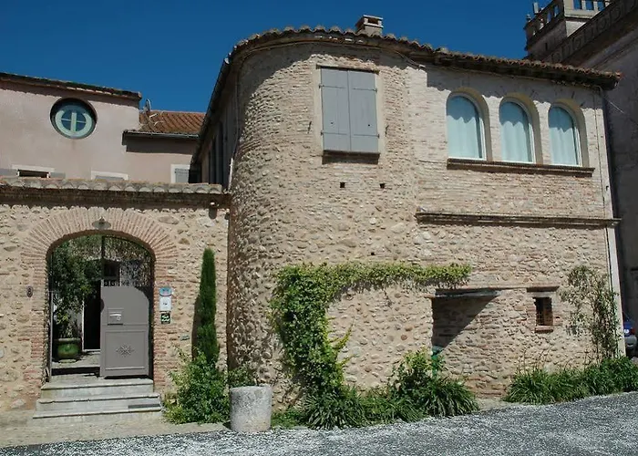 多塔法庄园酒店 度假居 *