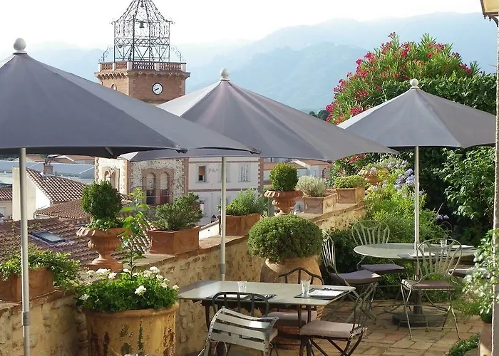 度假居 多塔法庄园酒店 *